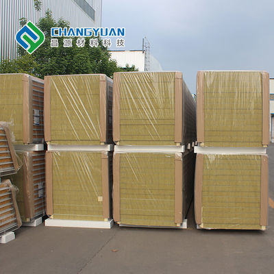 공기 밀착성/물 밀착성, 열 단열성 및 내구성 건설을 위한 높은 강도를 가진 PU 샌드위치 패널